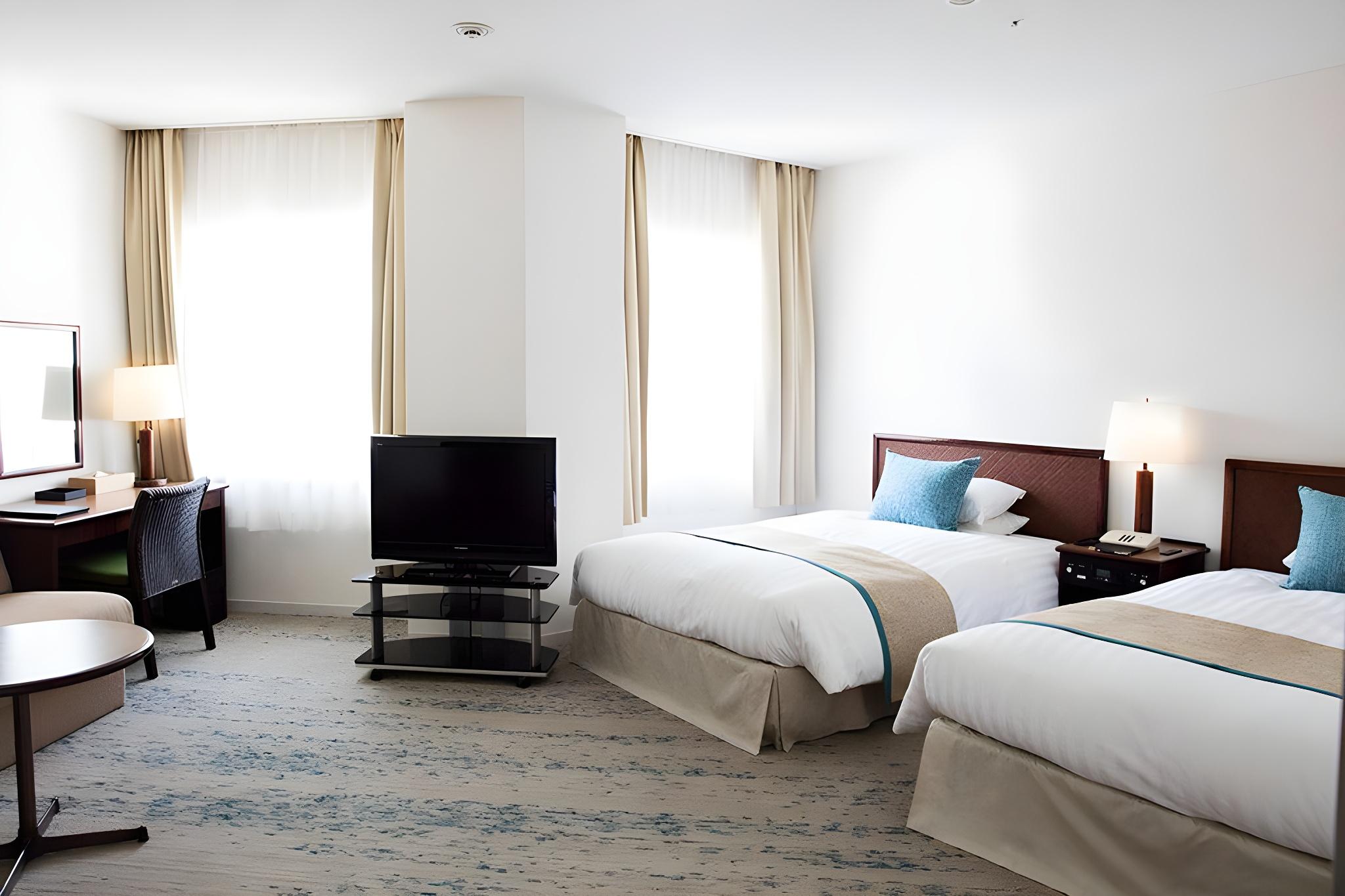 Type B, Twin Beds, Mountain View