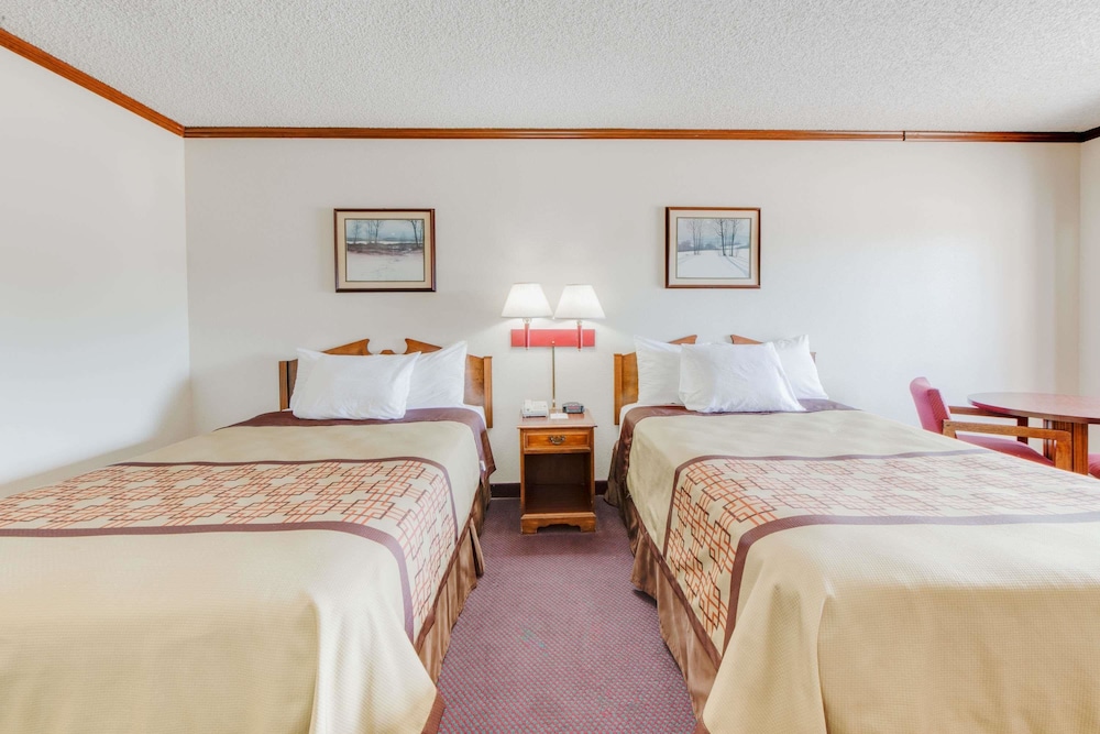 Days Inn by Wyndham Monett 11/25