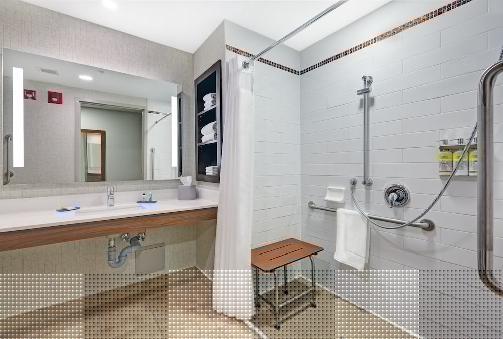 Holiday Inn Express Hotel Suites Woodstock South 27/67
