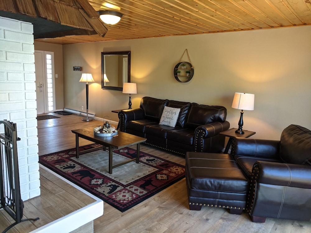 Estes Mountain Inn 48/70
