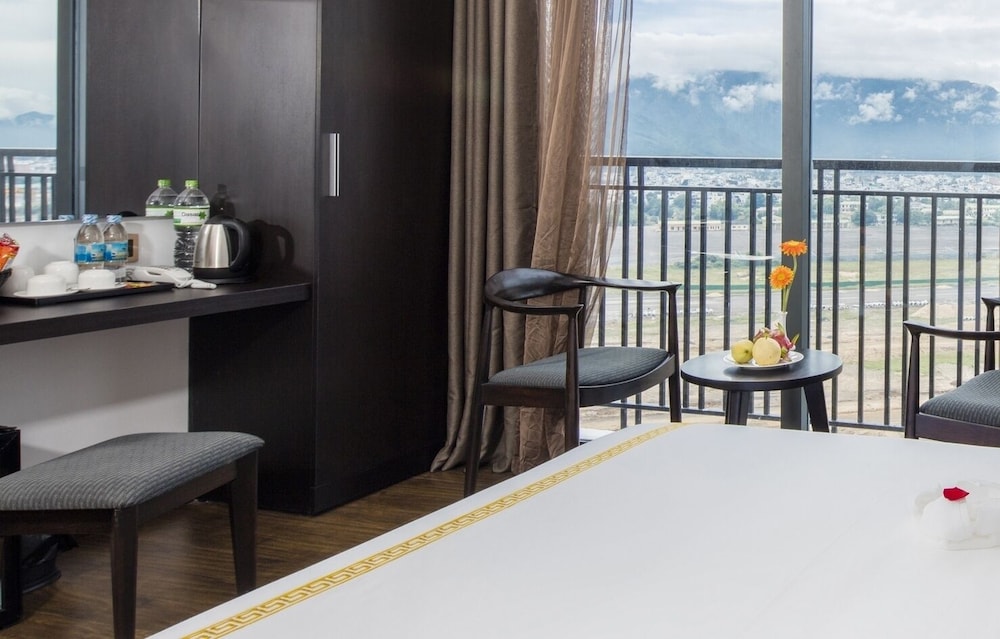 Meriton Hotel 86/100