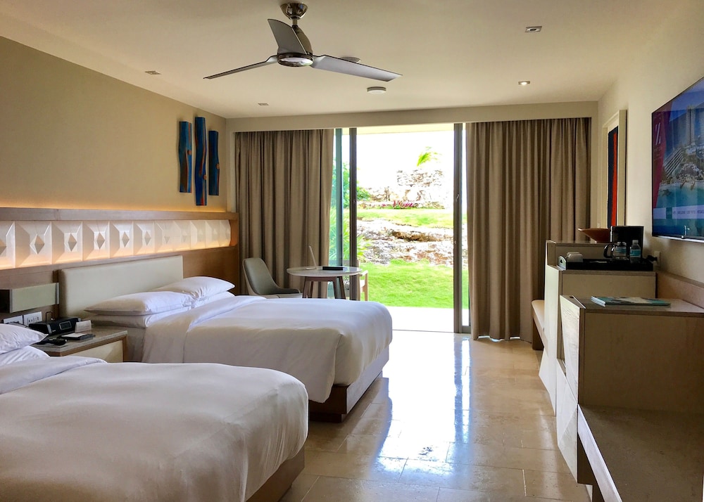 HYATT ZIVA CANCUN 15/75