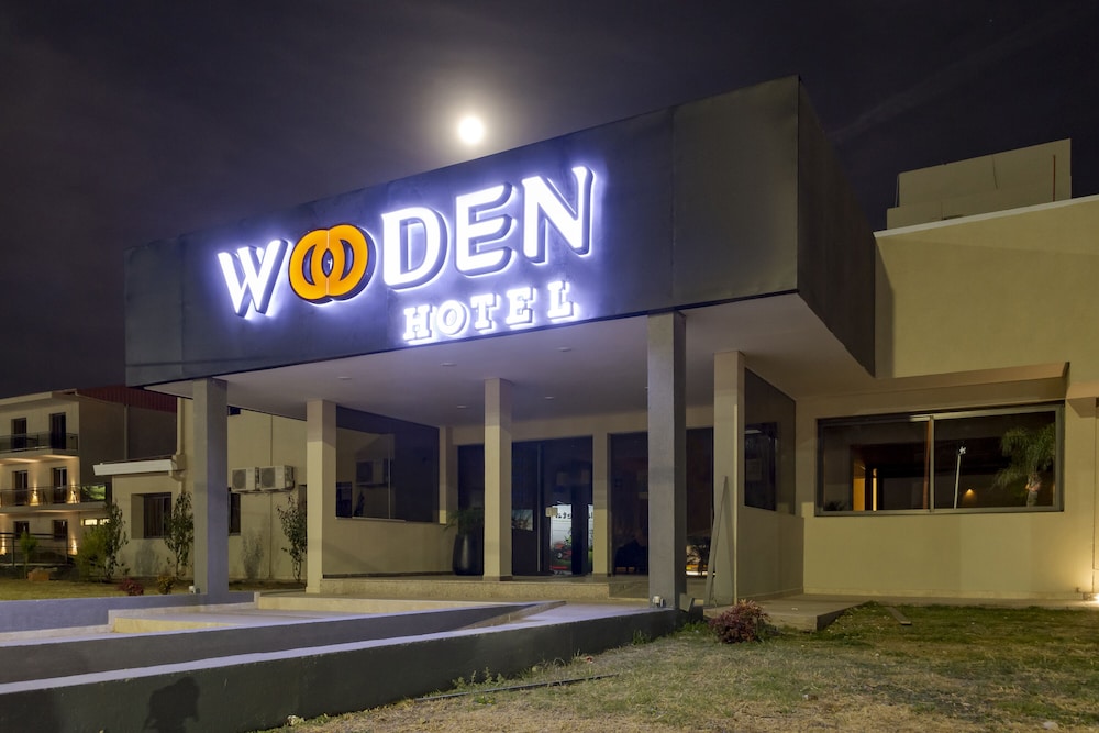 Wooden Hotel 2/27