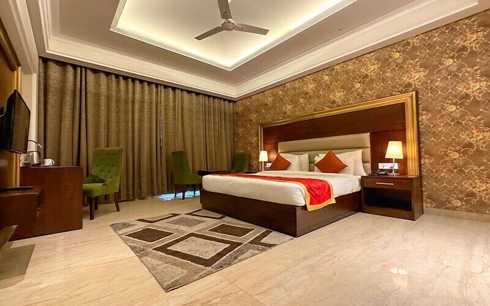 Royal Kingdom Resort 13/42
