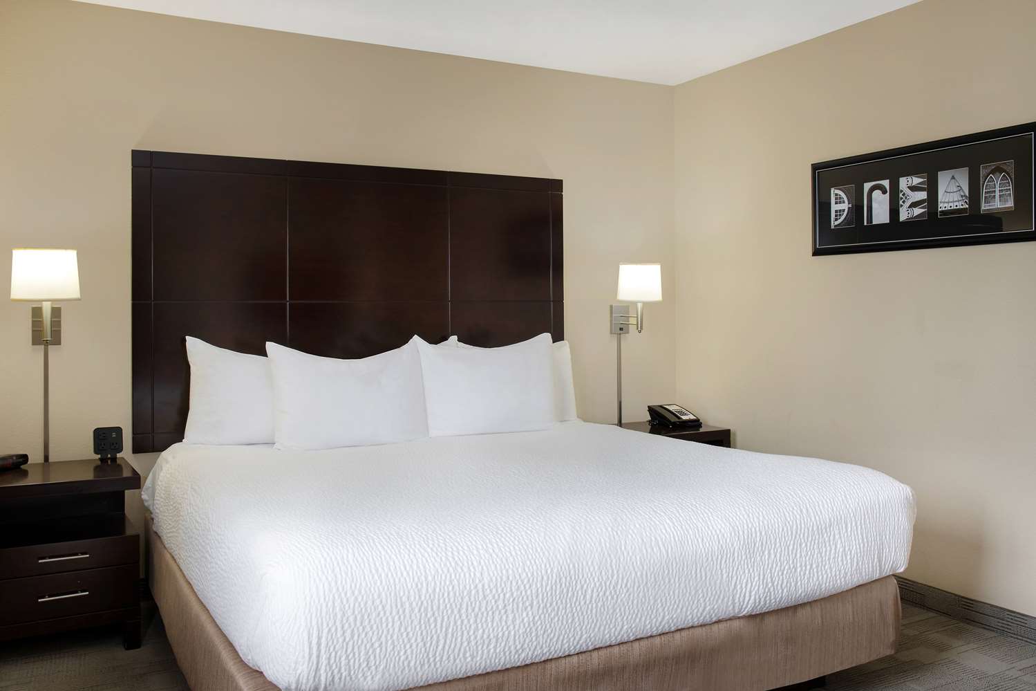 Days Inn By Wyndham Medicine Hat 14/38