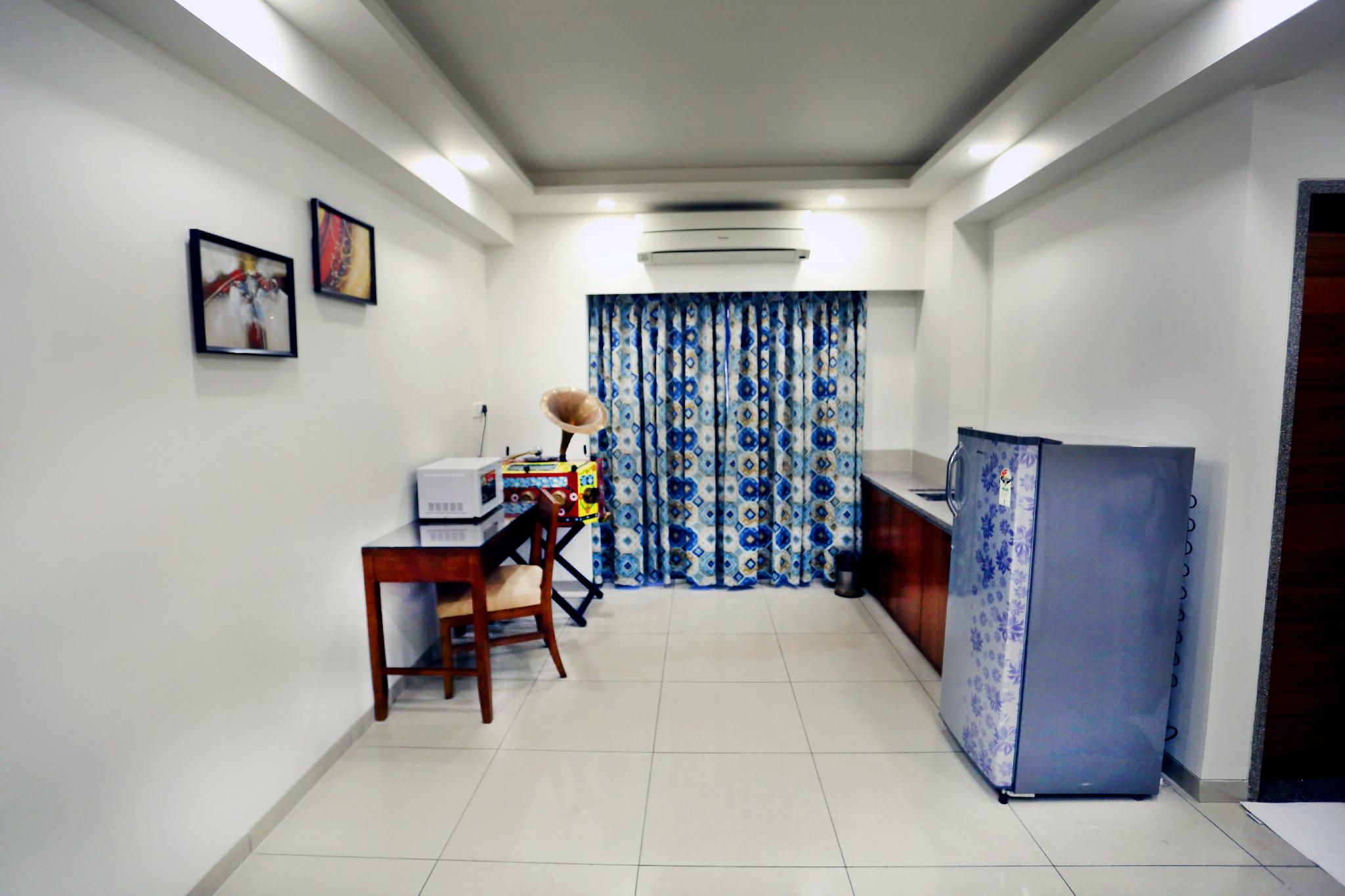 OYO Premium Vastrapur Lake 50/63