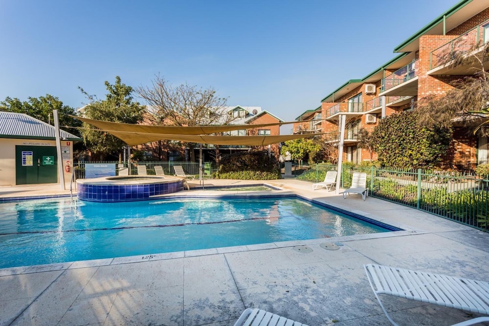 Perth Ascot Central Apartment Hotel 65/68