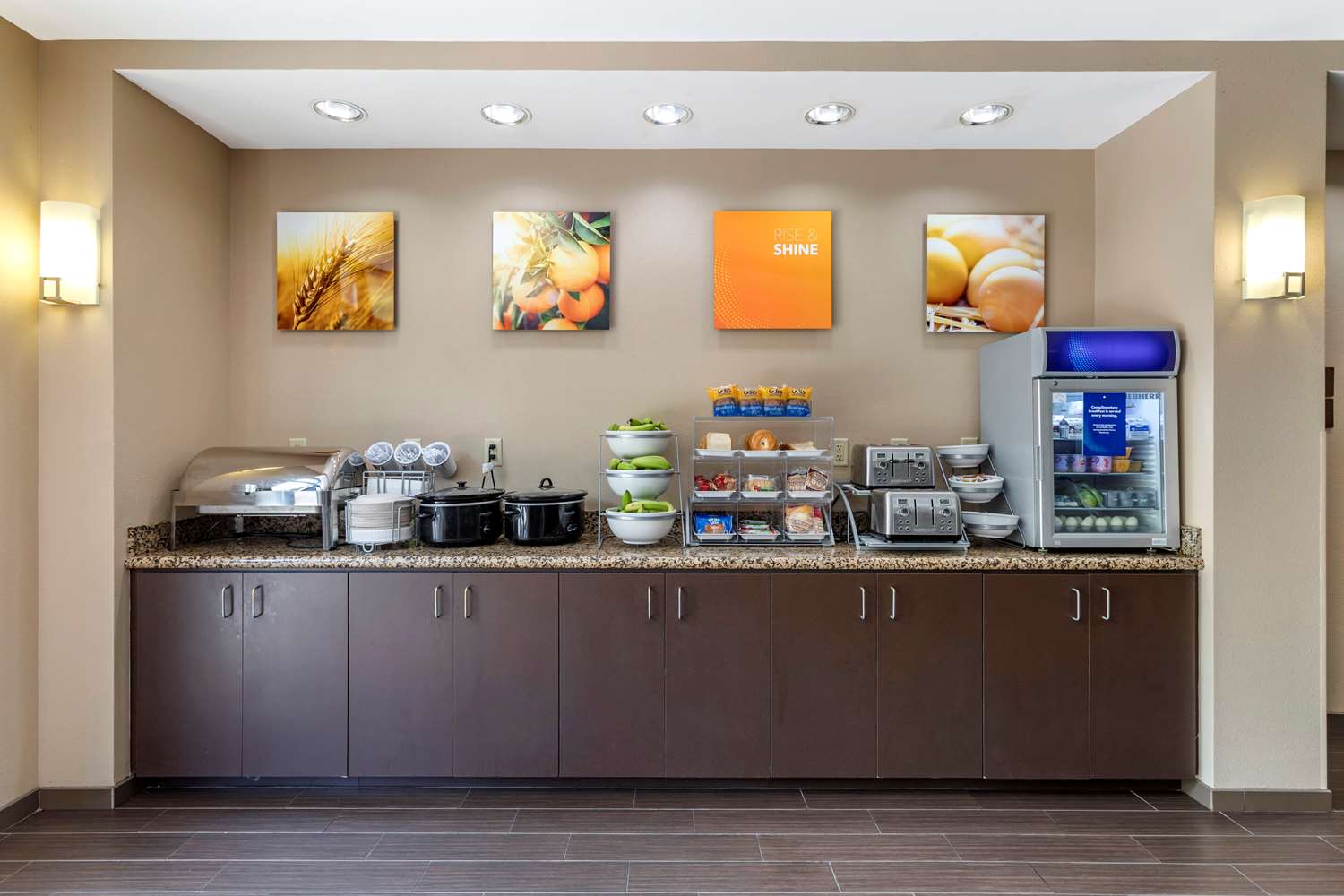 Comfort Suites Manchester 35/41