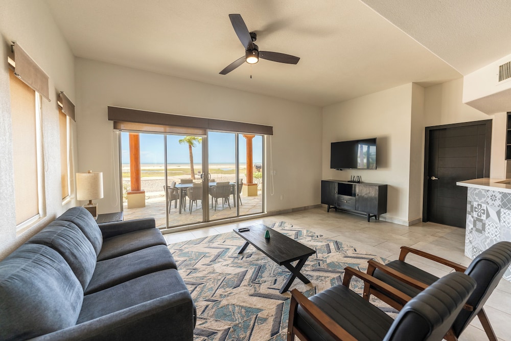 Laguna Shores Resort 28/49