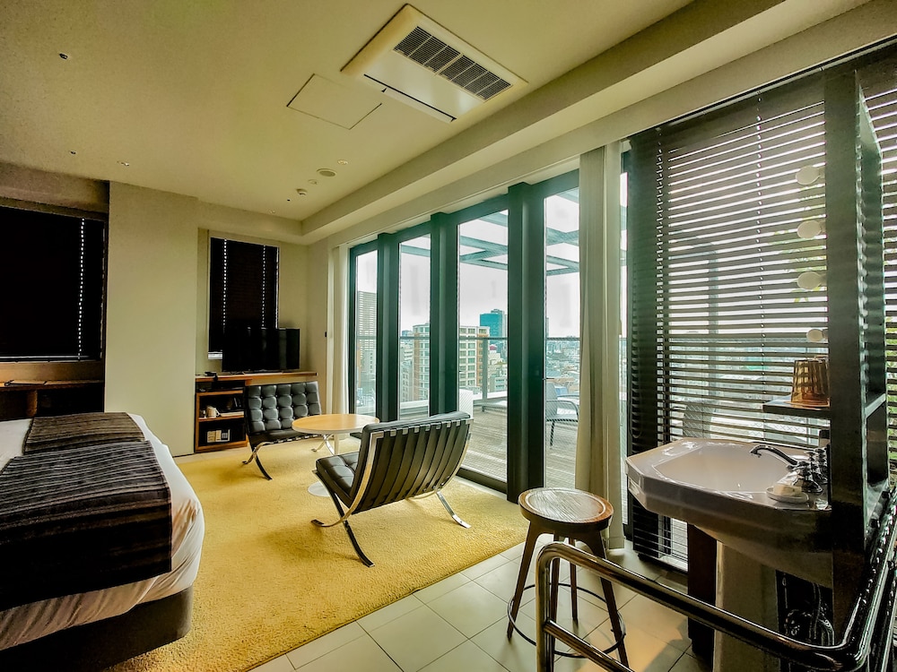 Ebisuholic Hotel 50/65