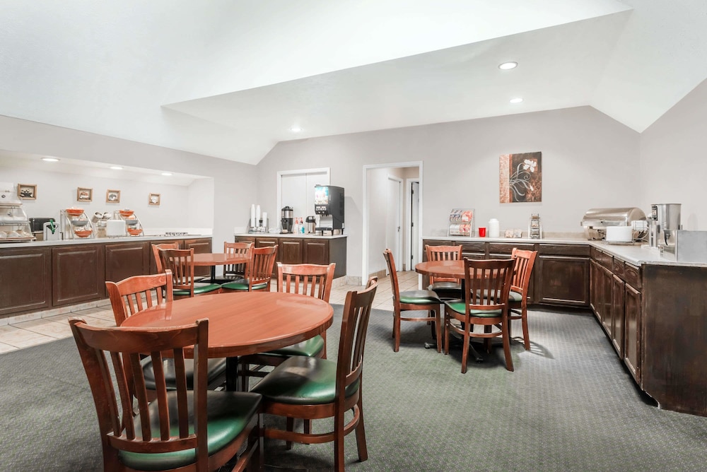 Hawthorn Suites By Wyndham Columbus North 22/25