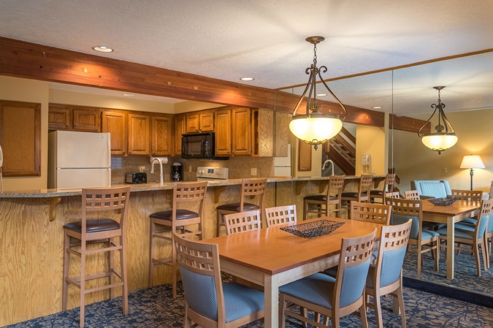 Whispering Woods Resort 46/65