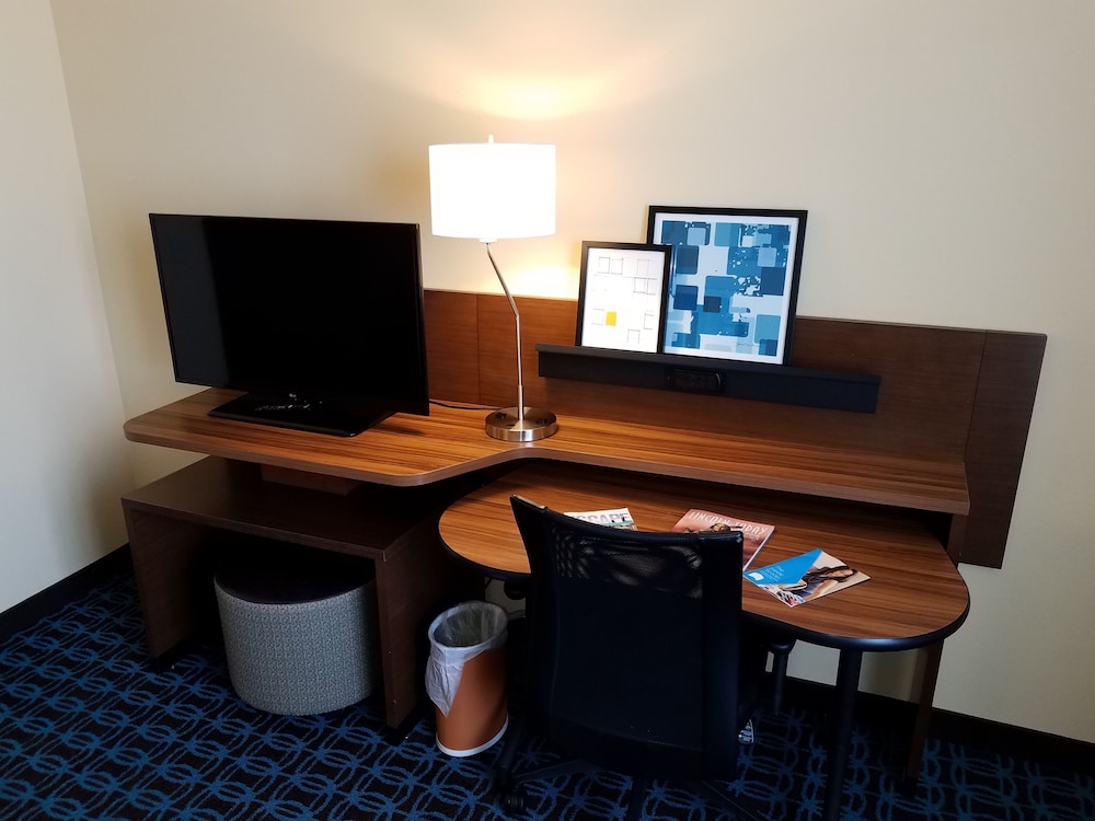 Fairfield Inn And Suites By Marriott Lincoln Southeast 55/64
