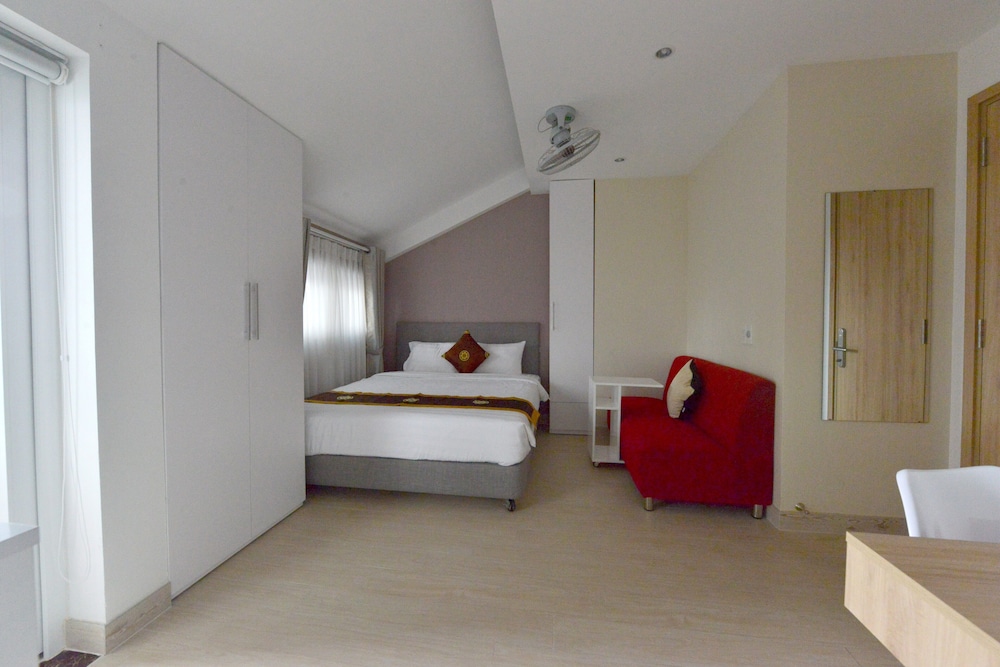 LUXURY, STUDIO