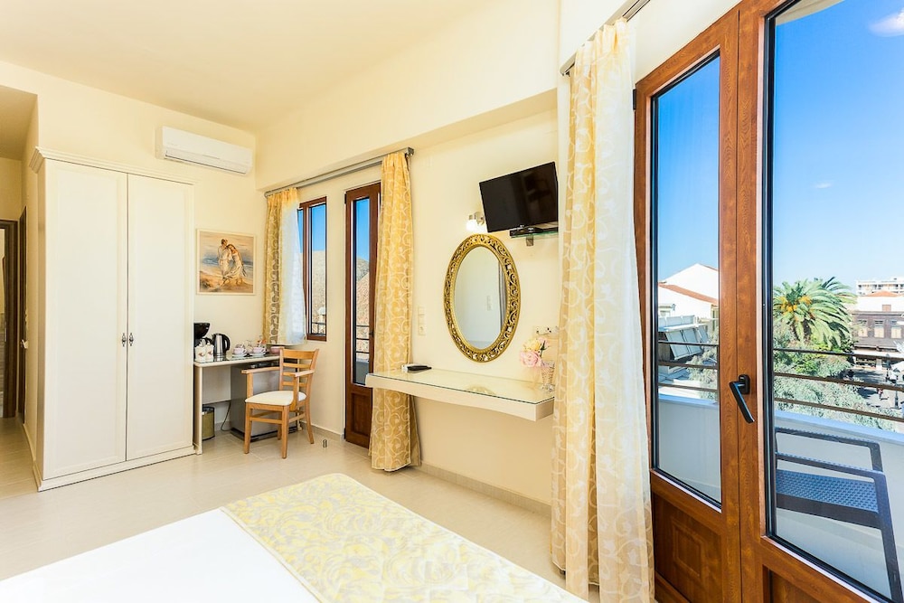 Polyxenia Boutique Hotel 24/50