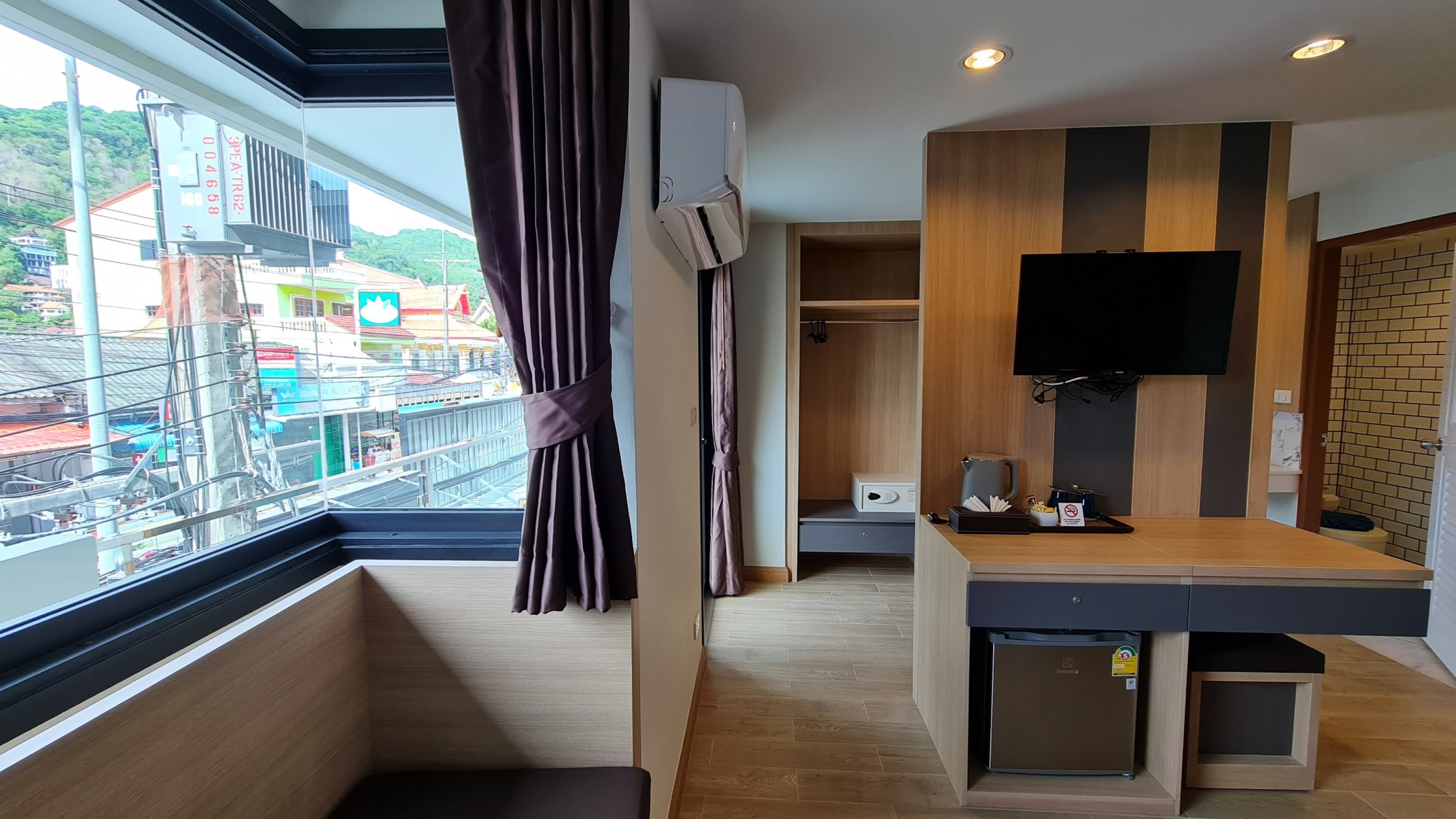 Room Actually 27/38