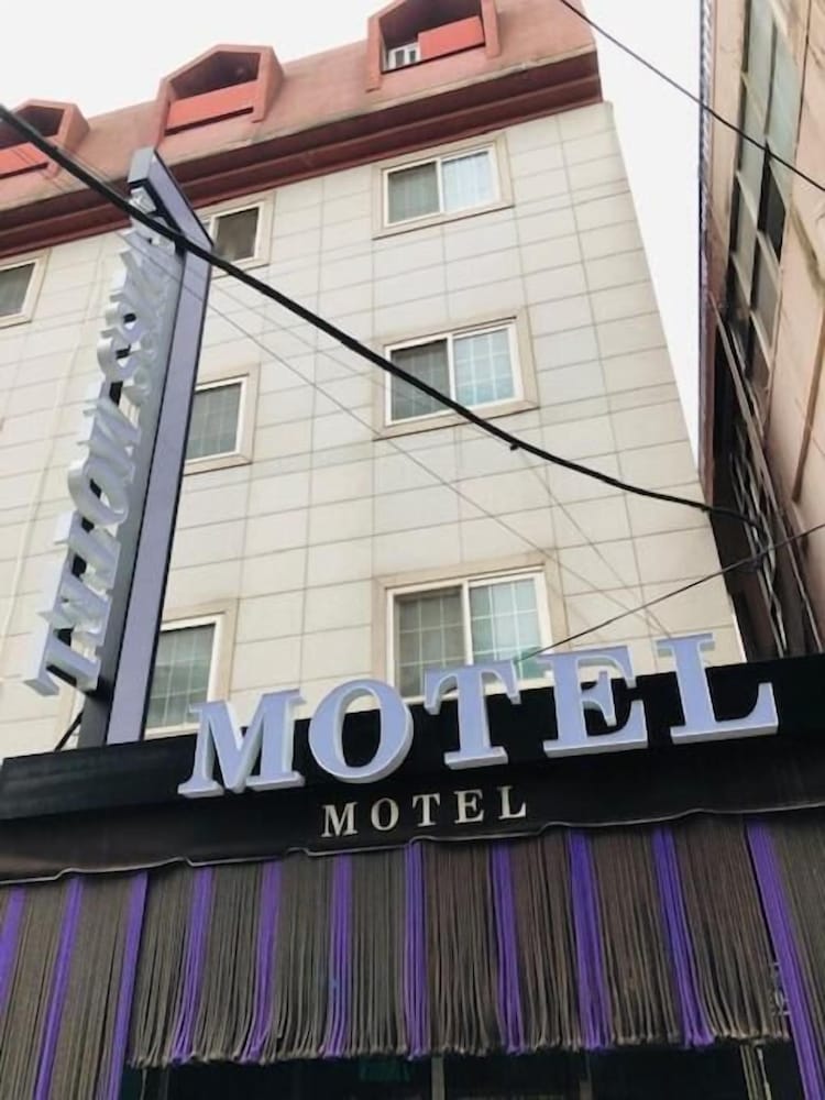 Swiss Motel 3/36
