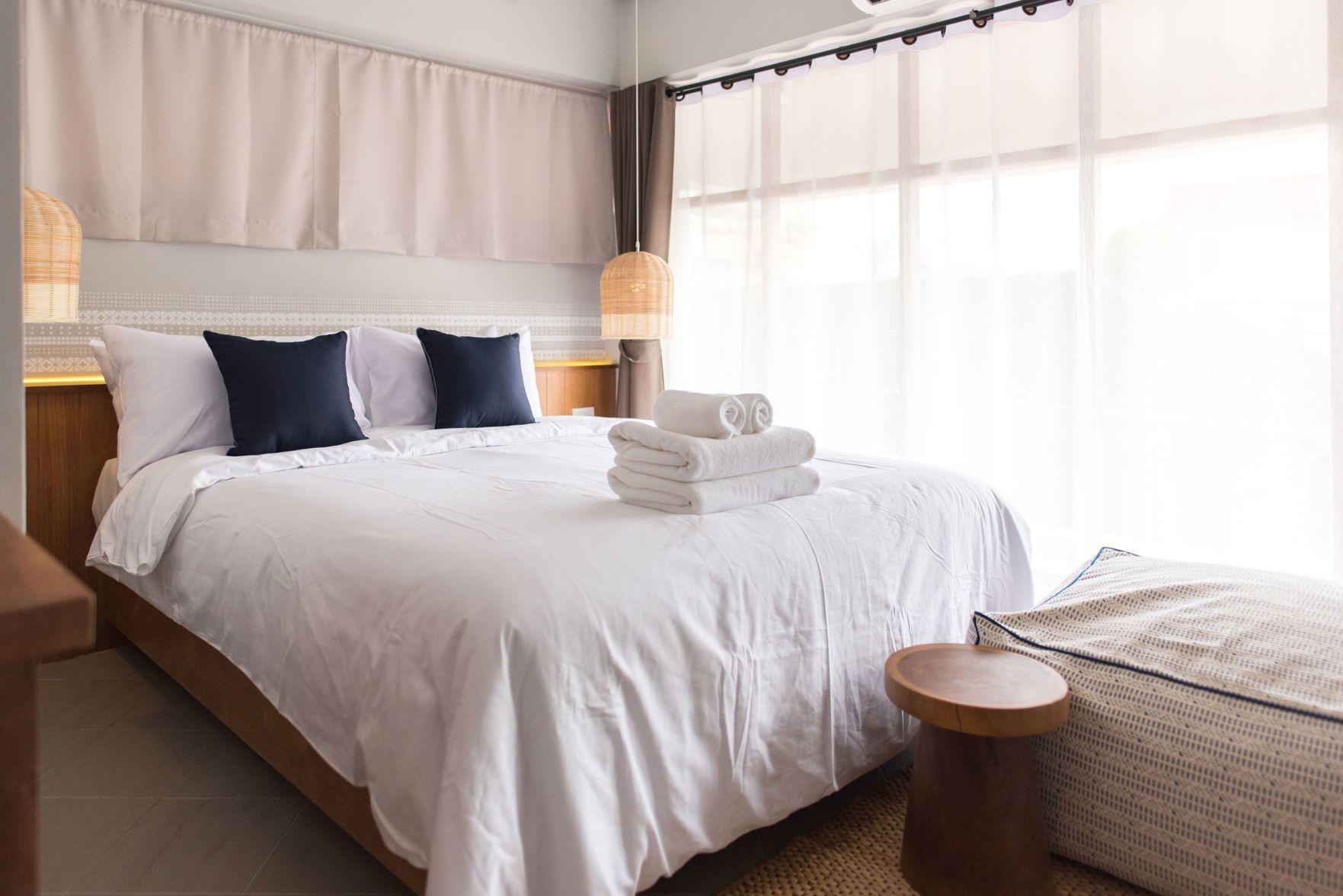 Type B, Superior, King Bed, Balcony