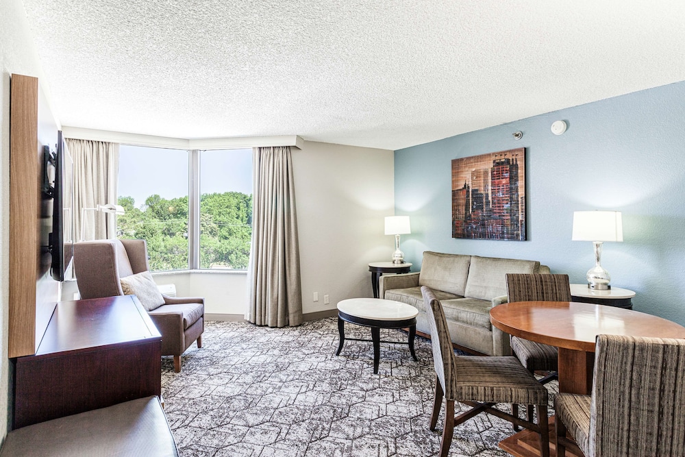 Doubletree Memphis 36/68