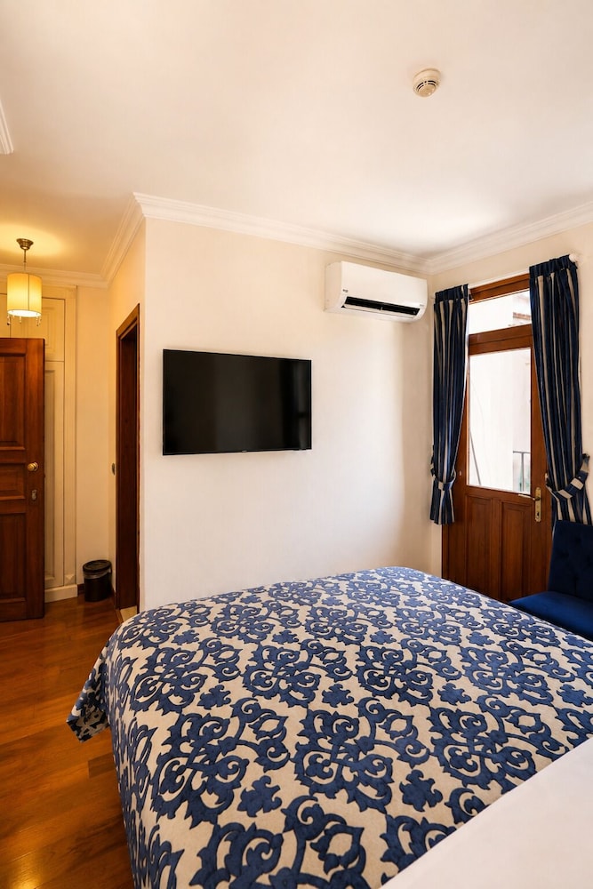 Hotel Sari Konak 40/48