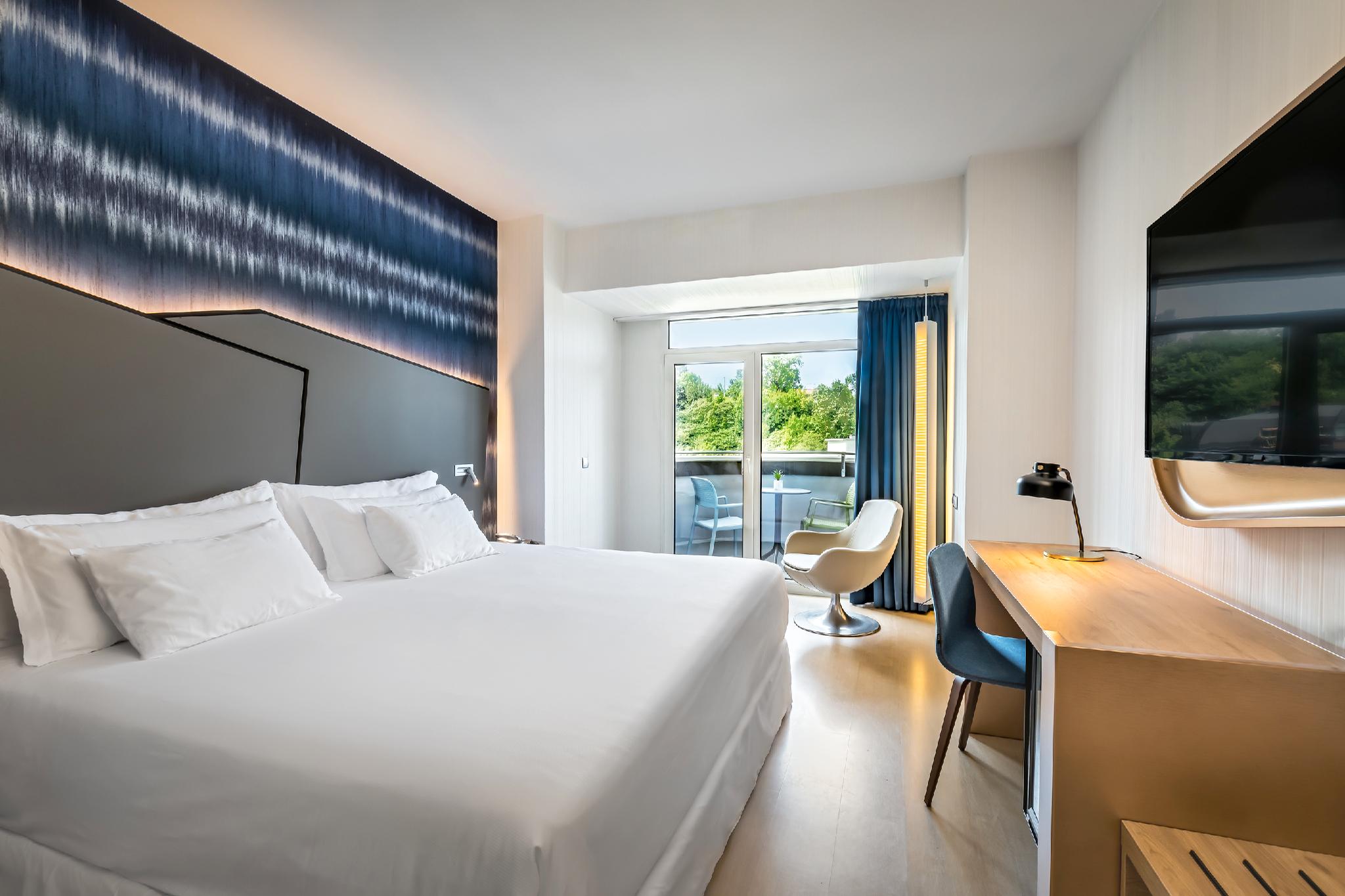 Deluxe, Twin Beds