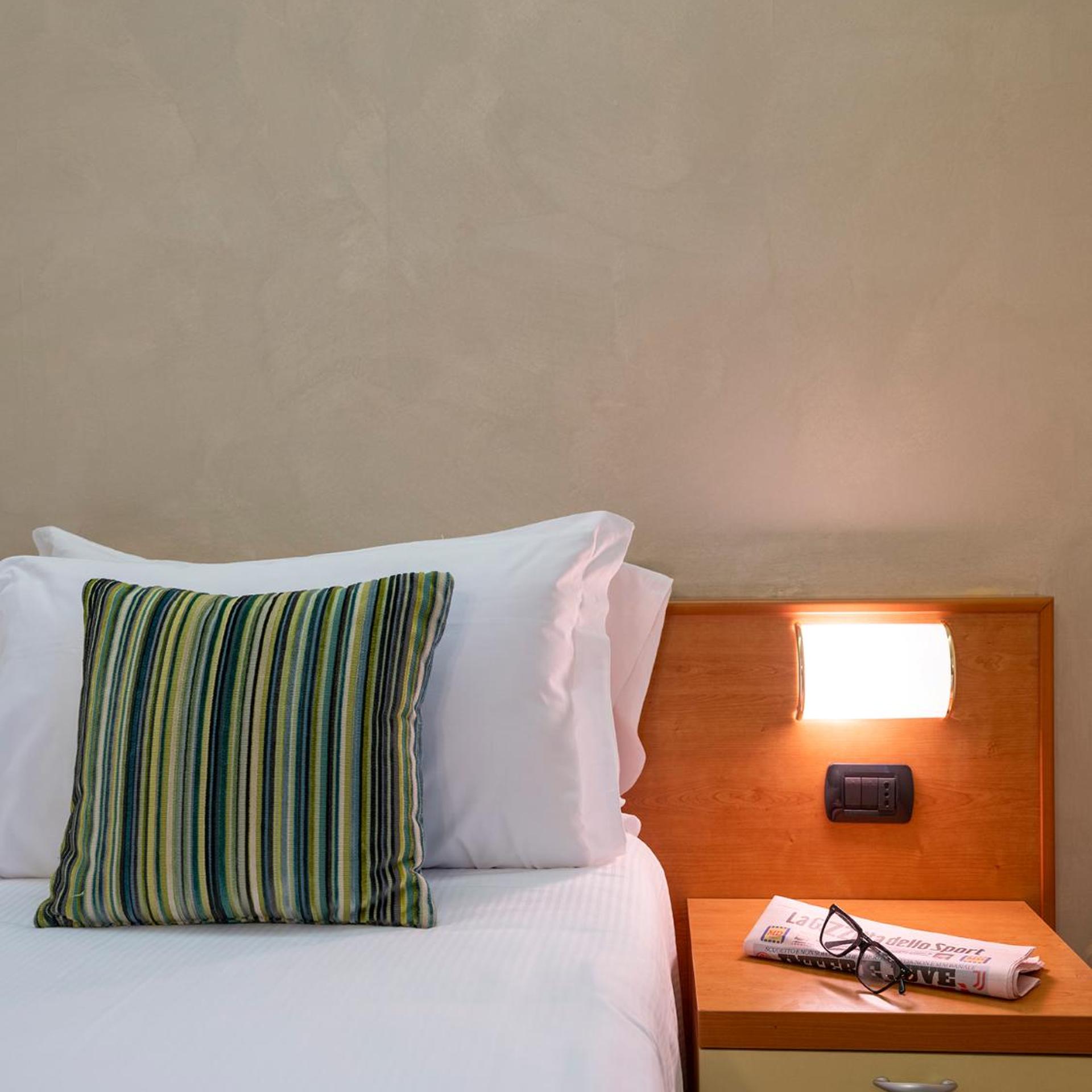Hotel Embassy 18/51