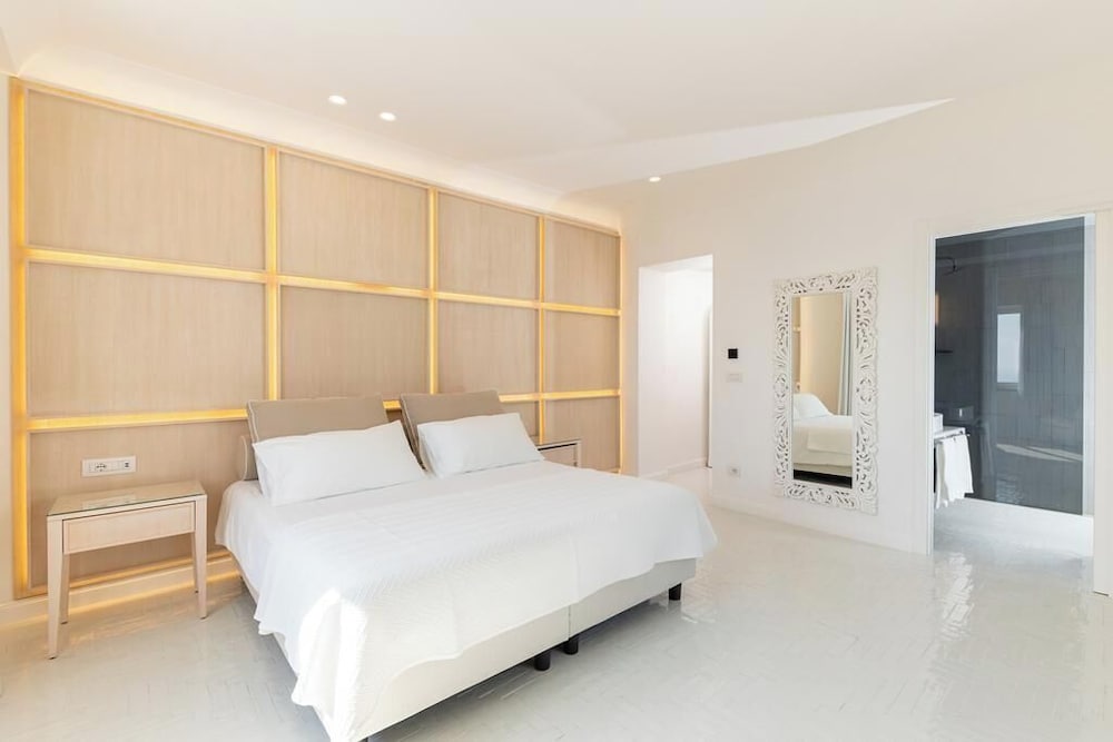 1 BEDROOM, SUPERIOR, DOUBLE OR TWIN BED, SEA VIEW
