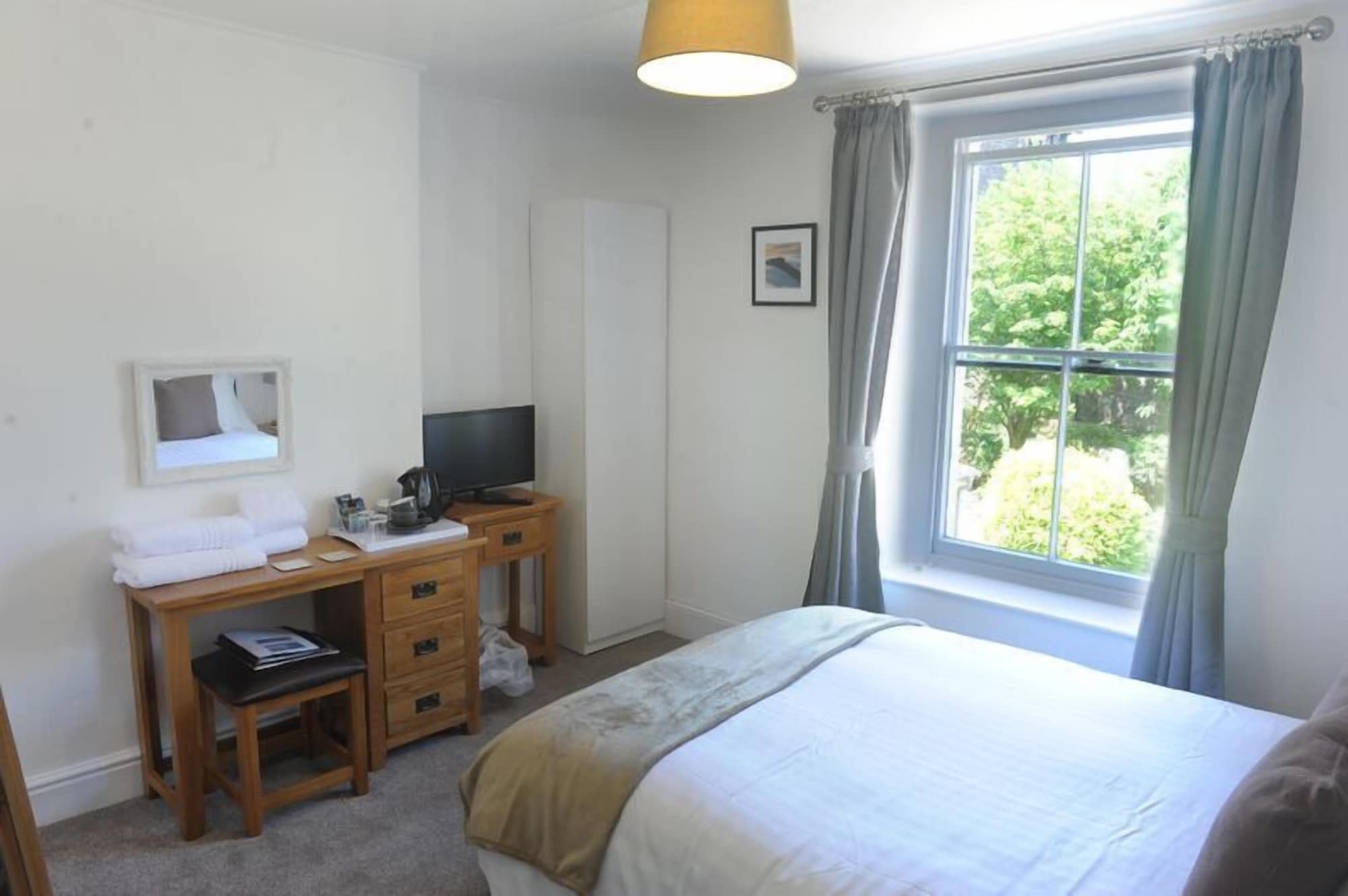 Standard, Double Bed, Ty Helyg Guest House 2/6