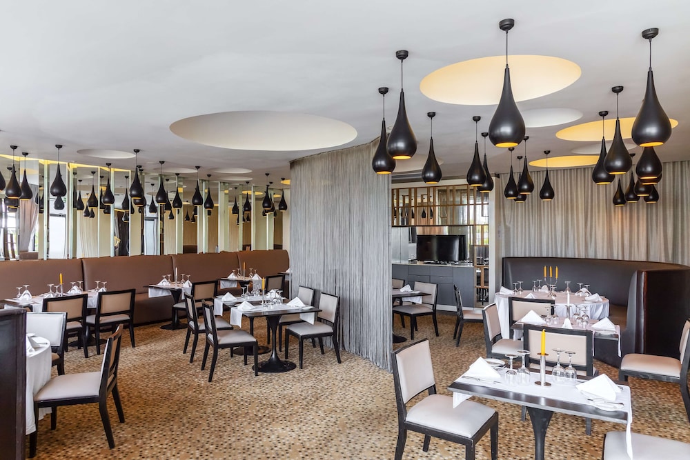 restaurant cafeteria