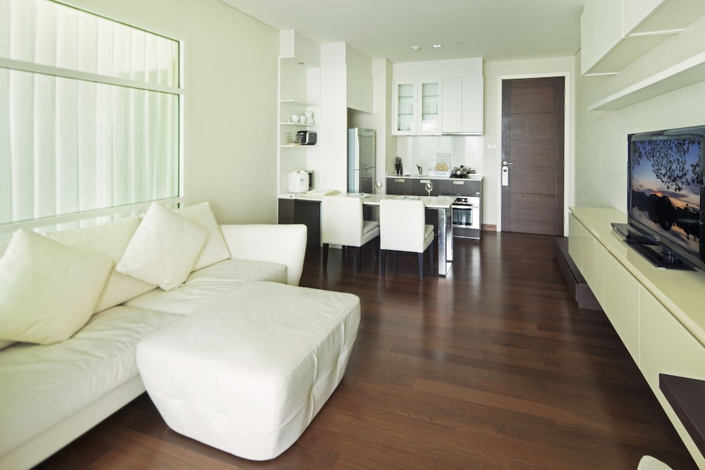 Ivy Thonglor 55 4/37