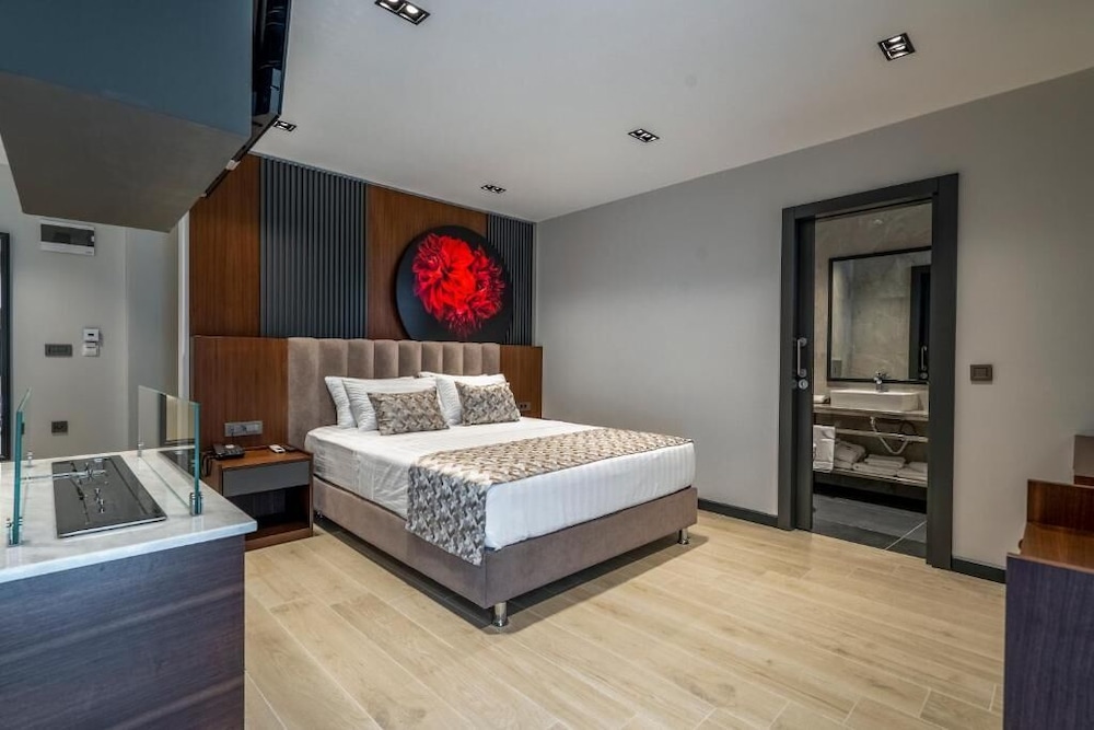 Premium, Queen Bed, Hot Tub