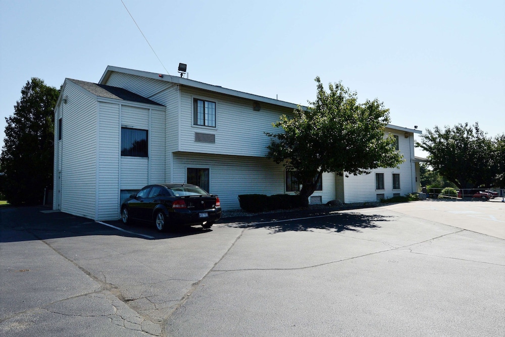 Motel6 Nashua, NH - North 11/58