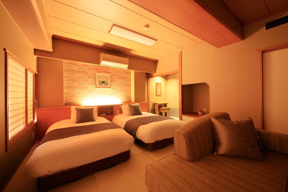 Shimobe Hotel 45/67