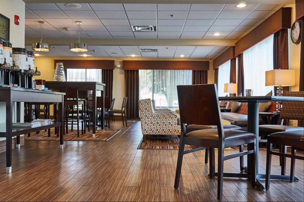 Hampton Inn Uniontown 51/63
