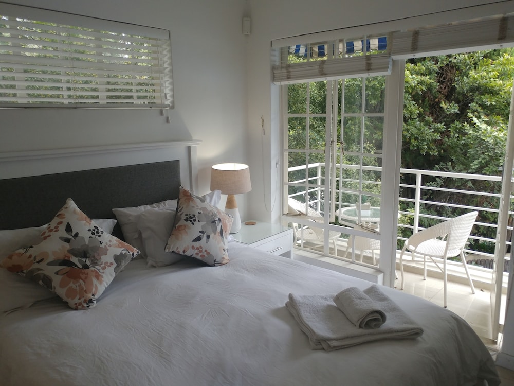 Pepper Tree Bnb 6/50