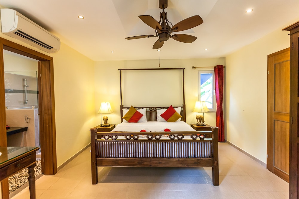 GOLD, SUITE, GOLF COURSE VIEW, PRIVATE POOL