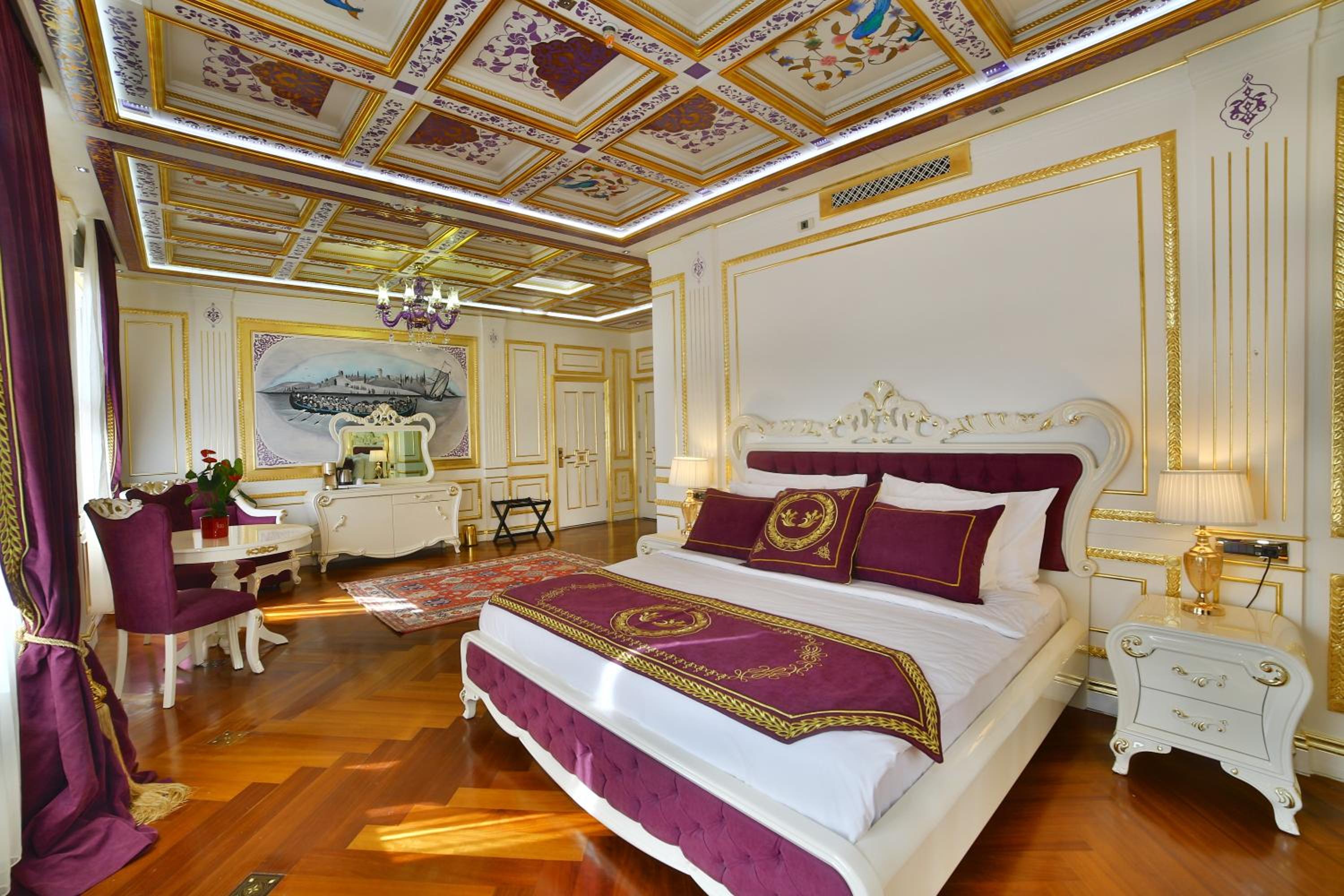 Royal, Suite, Mansion, 2 King Beds, 2 Sofa