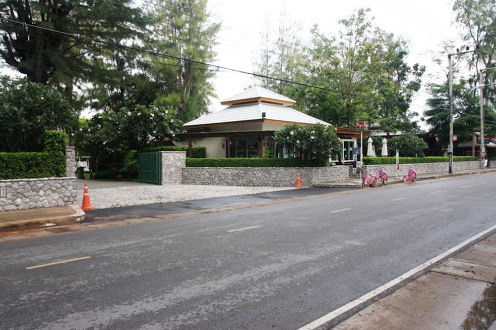 Raya Resort Beach front - The Most Green Resort in Cha-am 63/73