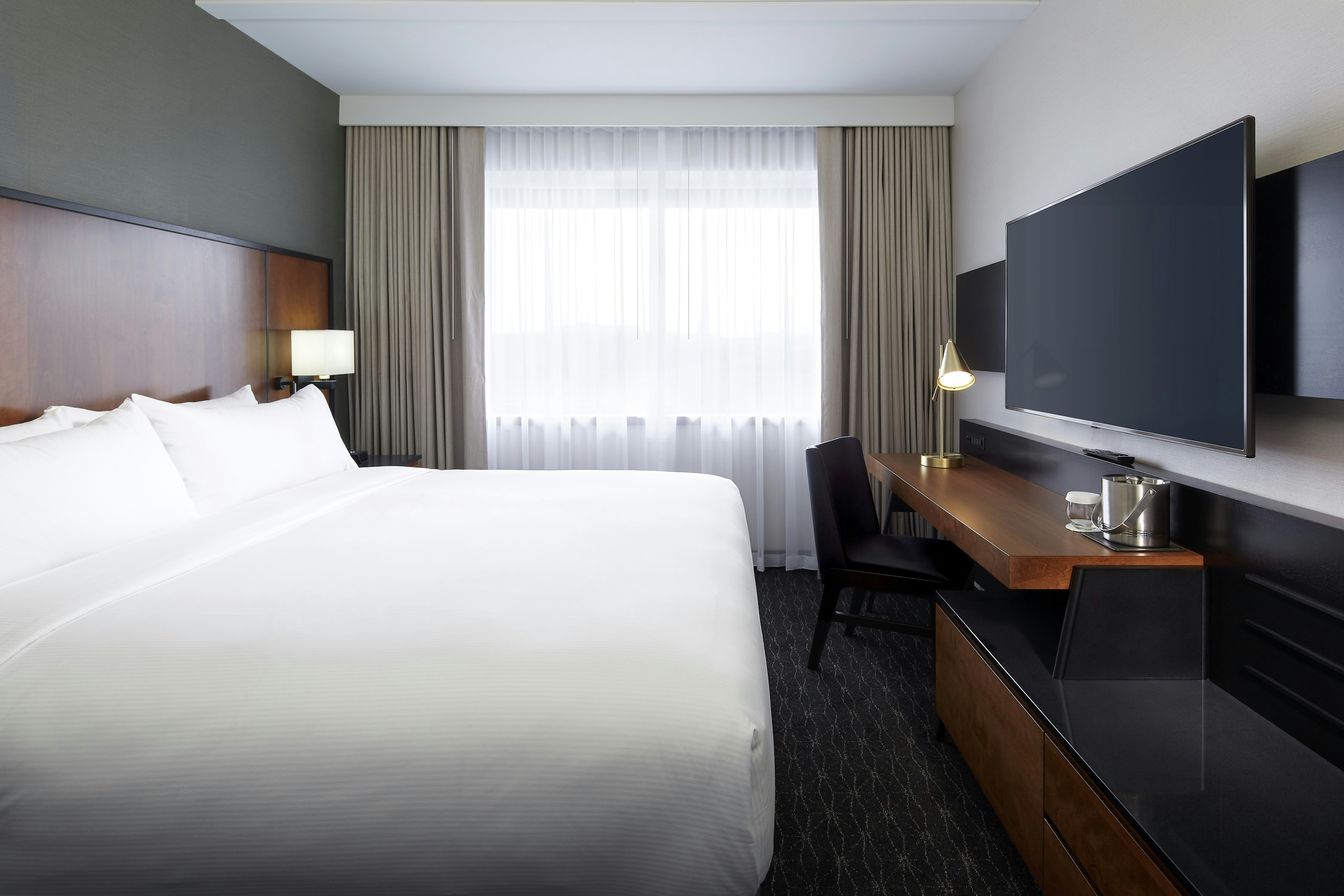 Room at Doubletree by Hilton Montreal Airport, DORVAL - QUEBEC