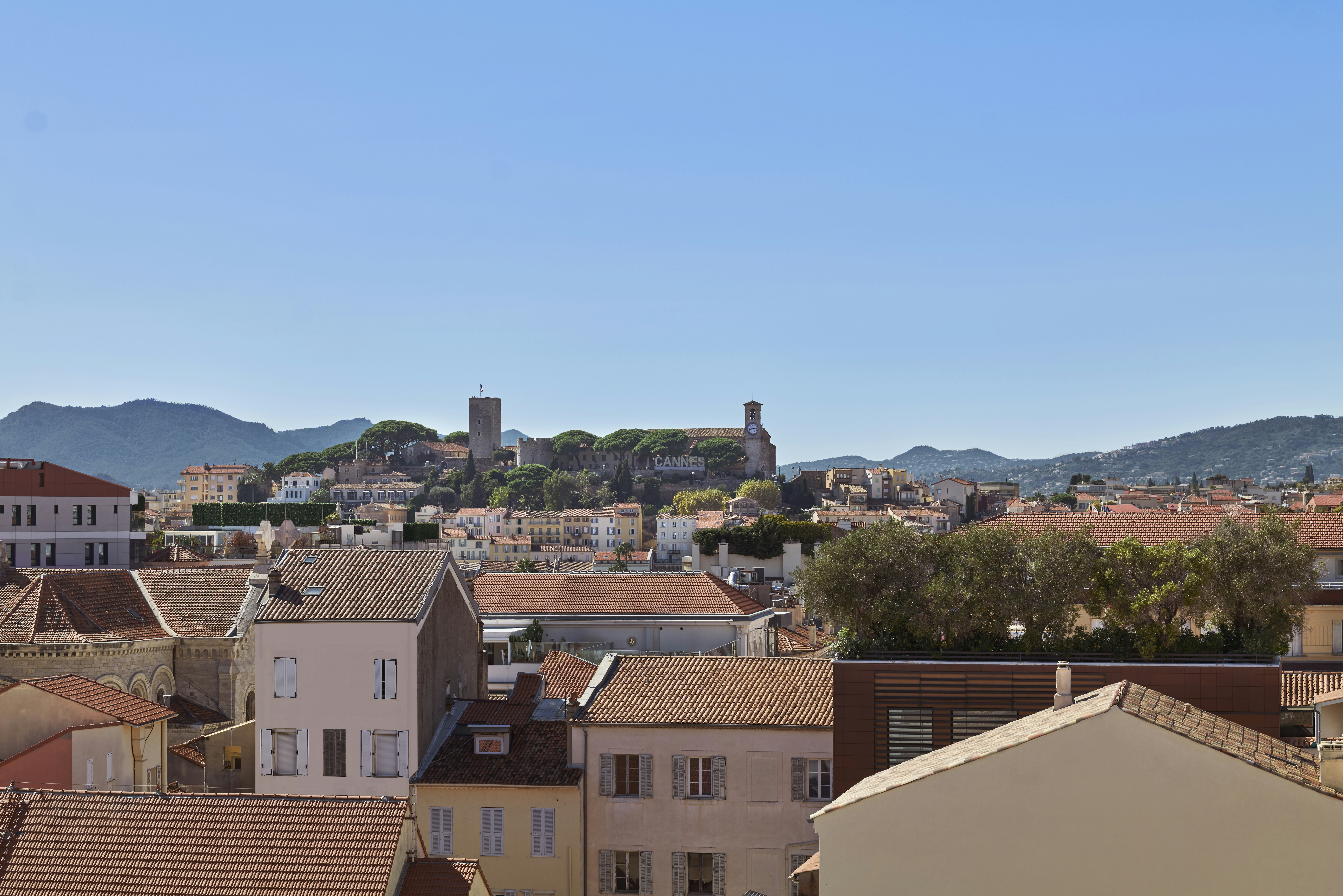 Hotel Barriere Le Gray D Albion Cannes 68/75