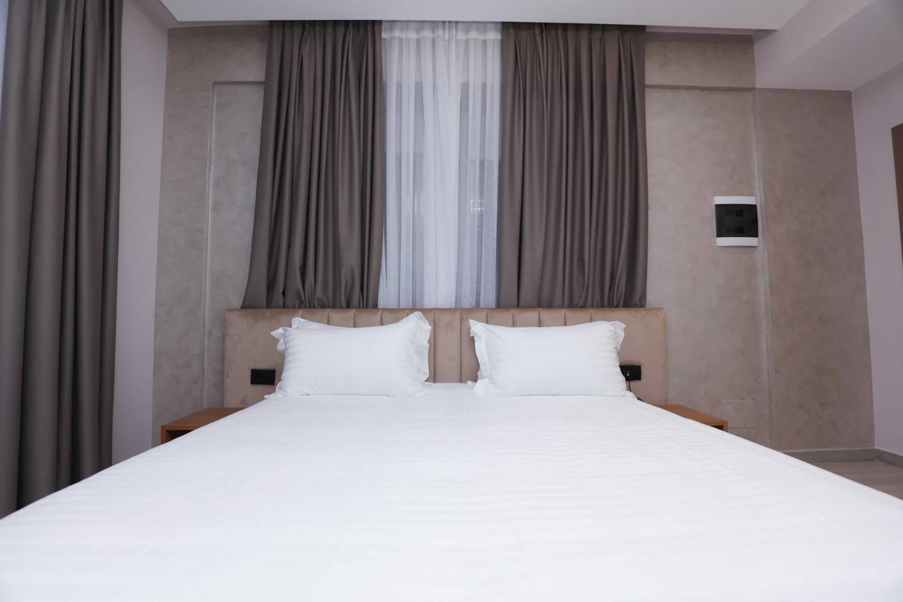 Residence Inn Tirana 11/28