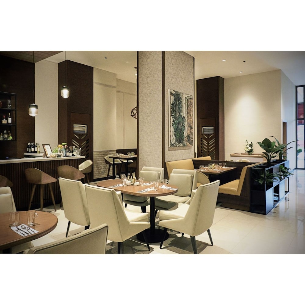 Summit Hotel Greenhills 48/61