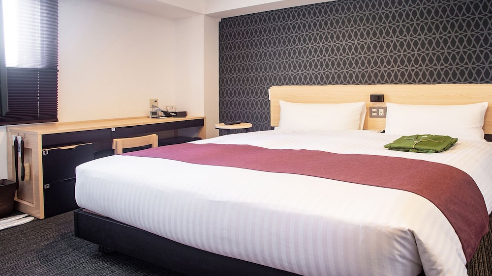 PREMIER, KING BED