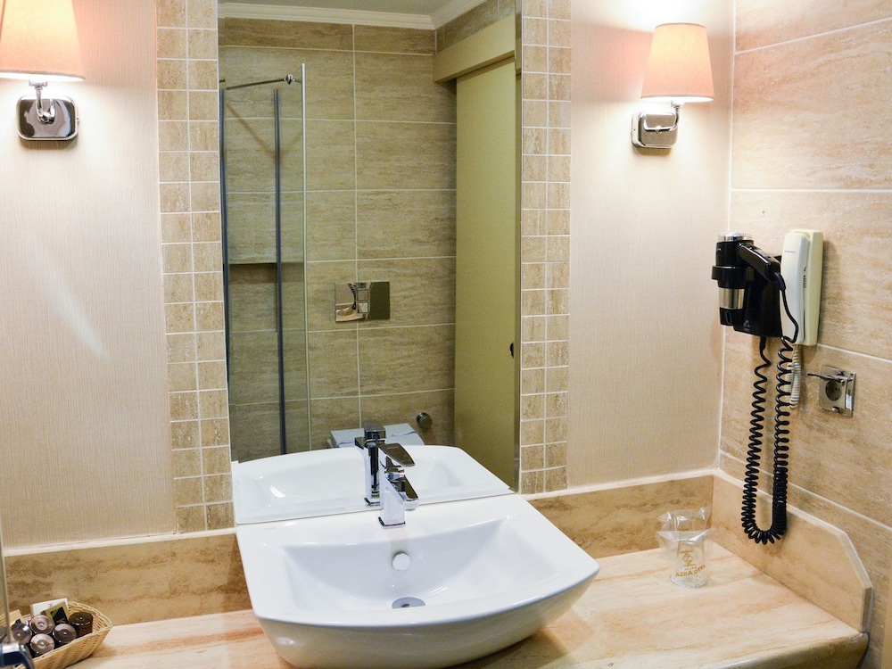 Azka Hotel 32/78