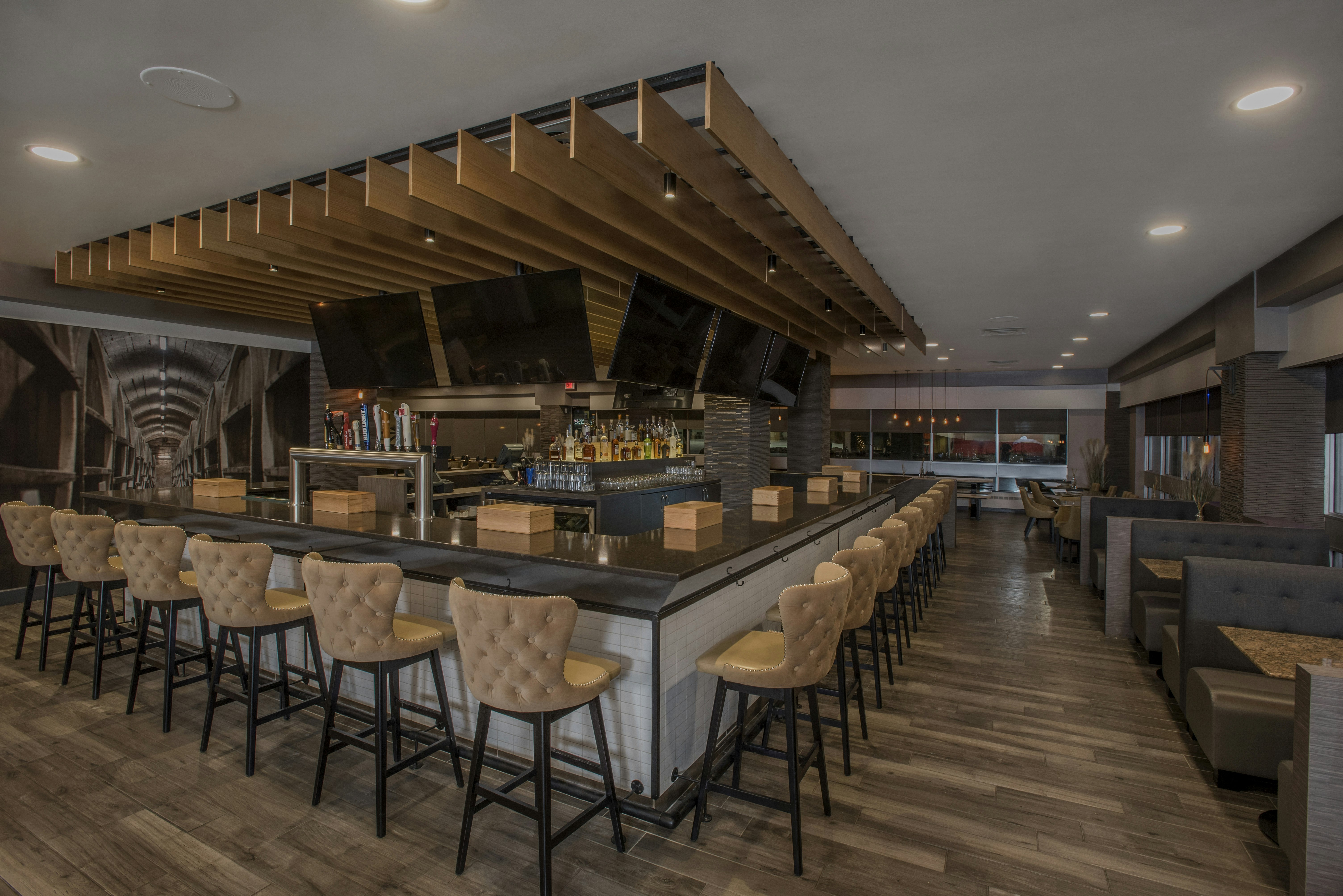 Hilton Winnipeg Airport Suites 41/65