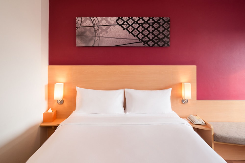 Ibis Bangkok Riverside 22/66