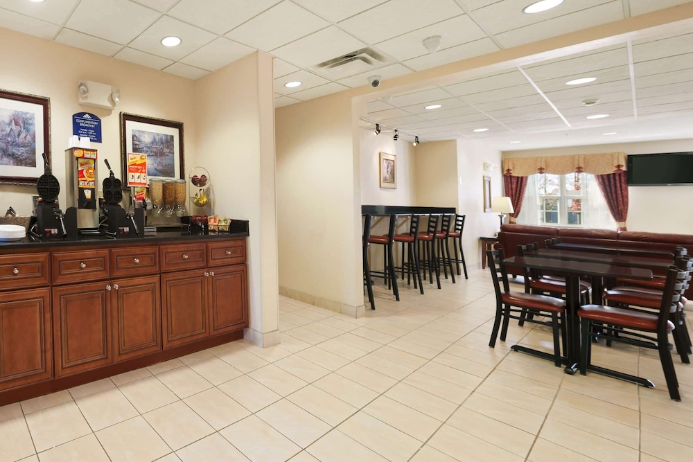 Microtel Inn And Suites Ann Arbor Plymouth Rd 4/39