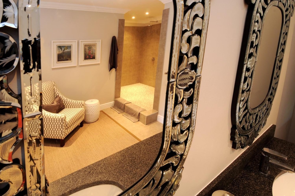 8A Grahamstown 32/33