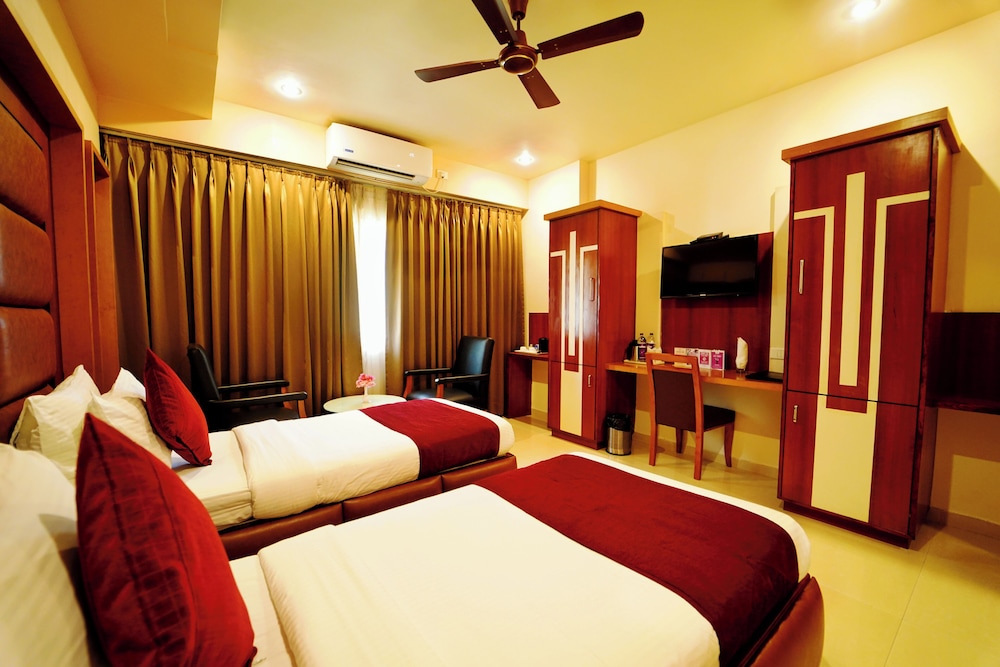 HOTEL EXCELLENCY 15/50
