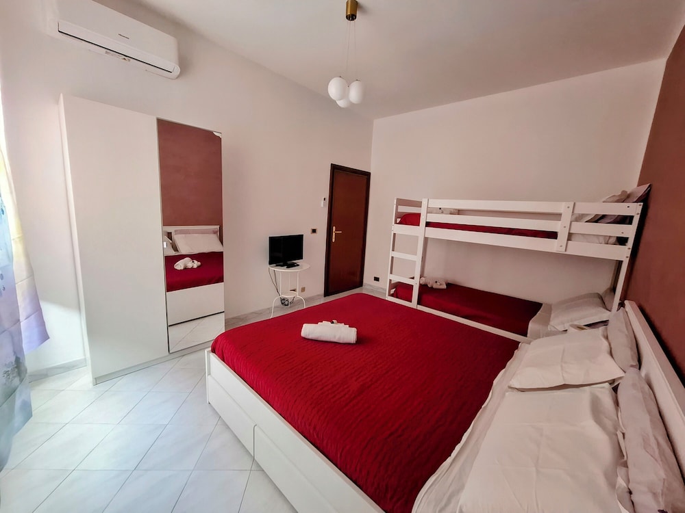 1 BEDROOM, APARTMENT, PATIO